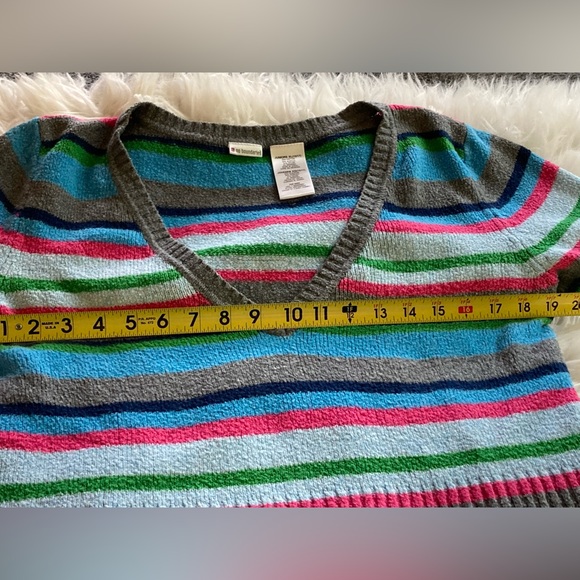 No Boundaries V Neck Sweater XL - Picture 2 of 3